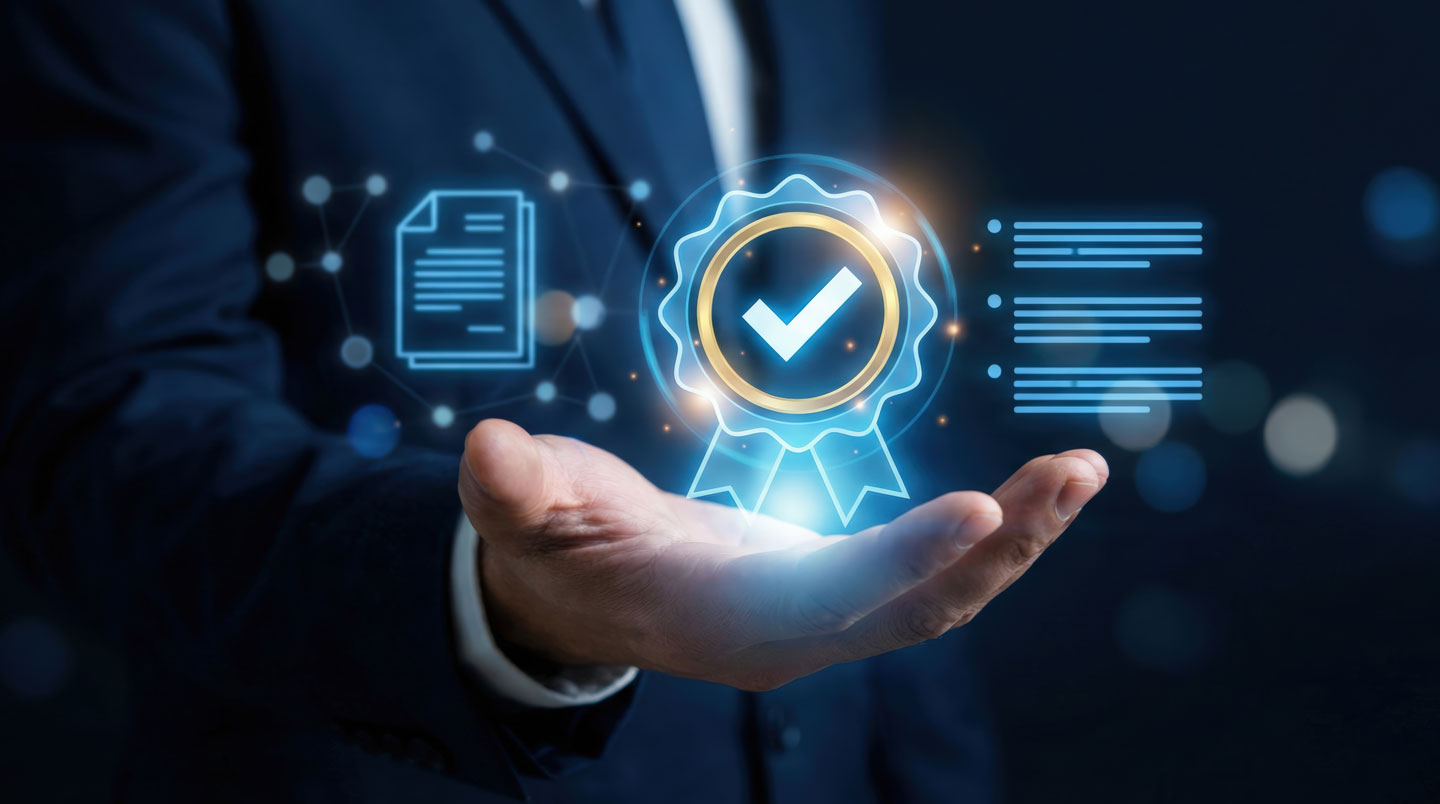 Écran d'ordinateur affichant la liste officielle des organismes certifiés QUALIOPI sur le site de France Compétences, consultée par un candidat en recherche de formation
